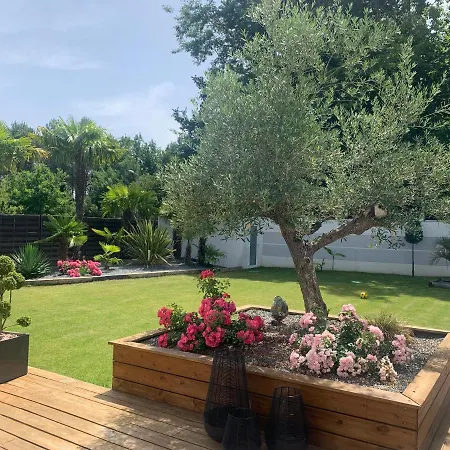Magnifique Avec Piscine Chauffee & Jacuzzi