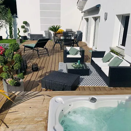 Magnifique Avec Piscine Chauffee & Jacuzzi فيلة
